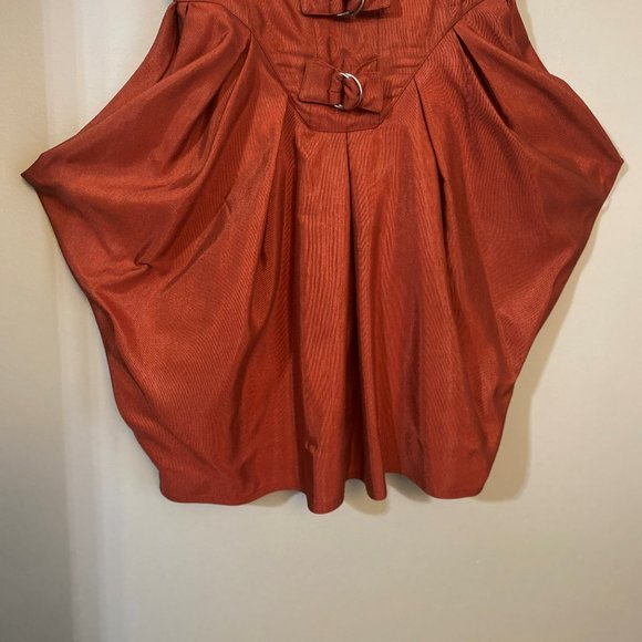 Lady's Suit - Picture 2 of 7